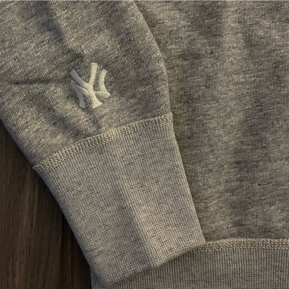 Polo Ralph Lauren | New York Yankees Crewneck Sweatshirt Loft Grey (Small) - Picture 8 of 16